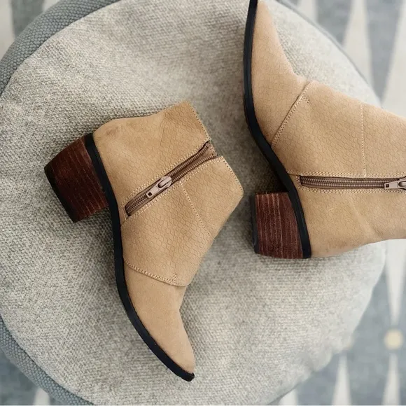 Band of Gypsies Jericho Buckle Ankle Booties Pointed Toe