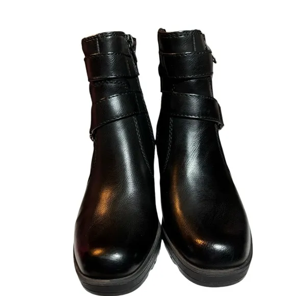 Bare Traps Towanda  Lug Sole Booties size 5.5