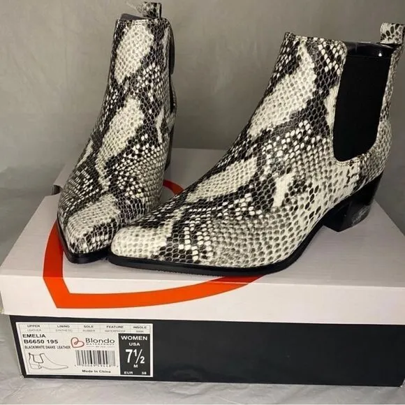 BLONDO EMELIA CHELSEA BOOTIES Size 7.5