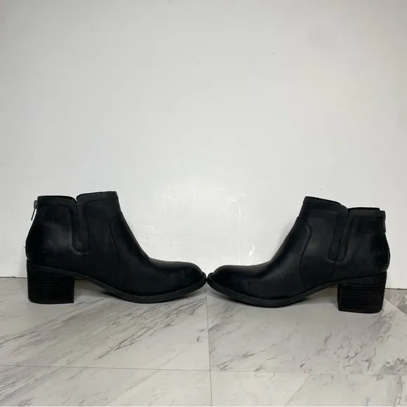 Born Reece Black Leather Bootie 10M