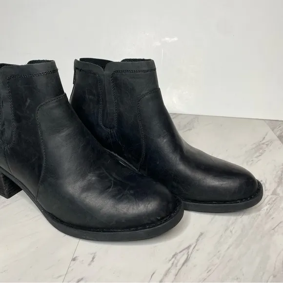 Born Reece Black Leather Bootie 10M