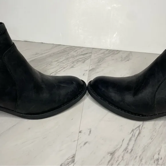 Born Reece Black Leather Bootie 10M