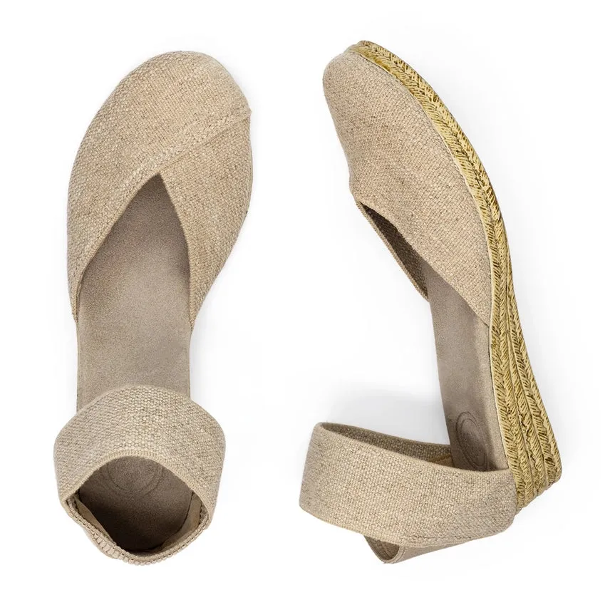 Charleston Shoe Co. Chloe Closed-Toe Sandal
