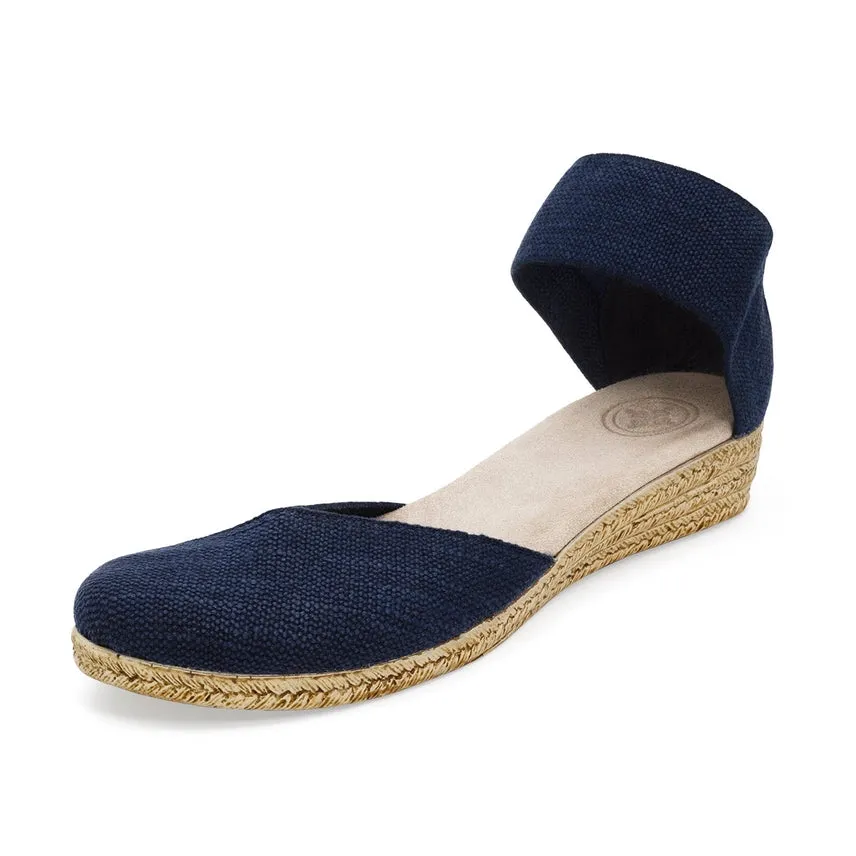 Charleston Shoe Co. Chloe Closed-Toe Sandal