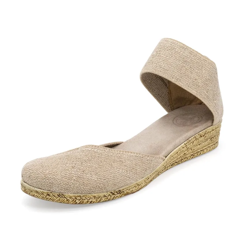 Charleston Shoe Co. Chloe Closed-Toe Sandal