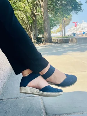 Charleston Shoe Co. Chloe Closed-Toe Sandal