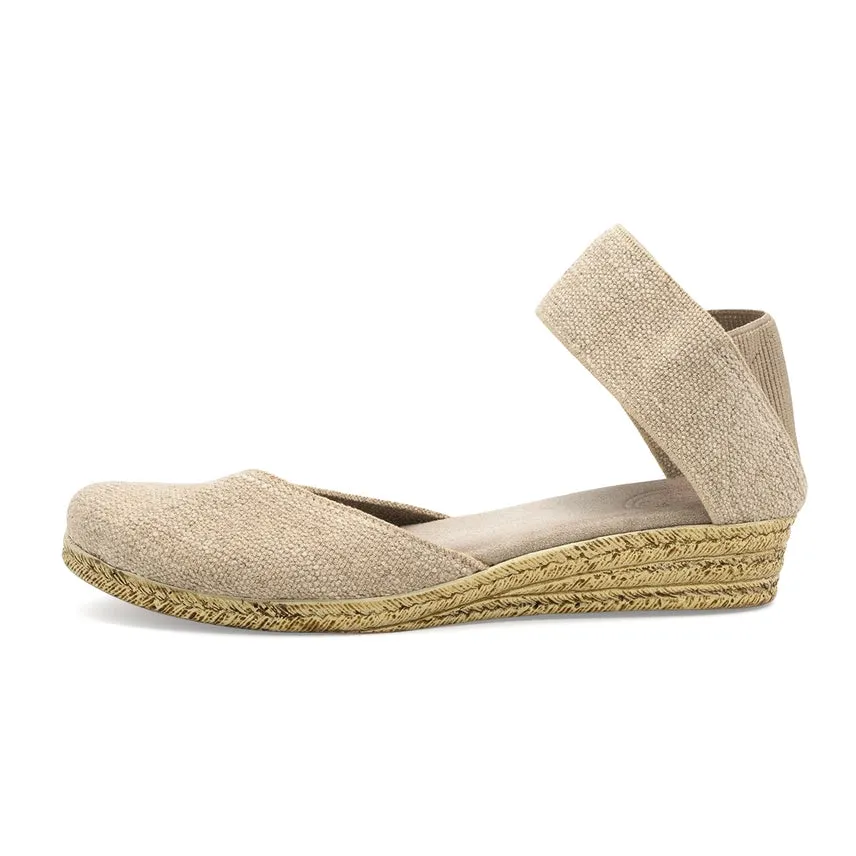 Charleston Shoe Co. Chloe Closed-Toe Sandal