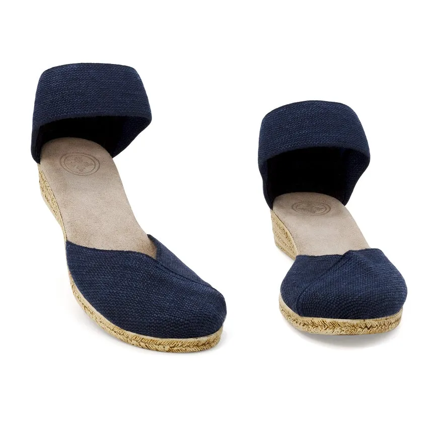 Charleston Shoe Co. Chloe Closed-Toe Sandal