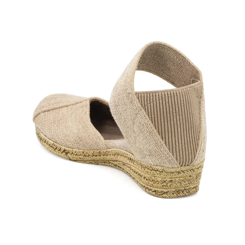 Charleston Shoe Co. Chloe Closed-Toe Sandal