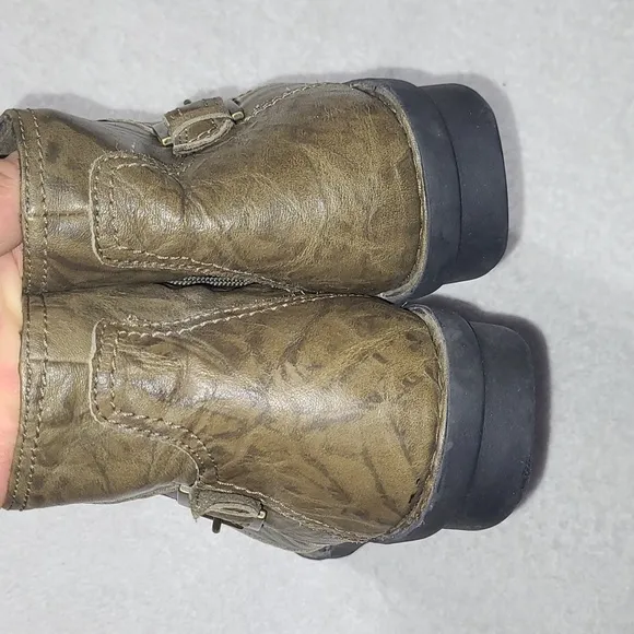 Clarks Nikki Star Leather Ankle Booties Size 10 Women's