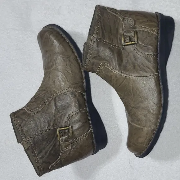 Clarks Nikki Star Leather Ankle Booties Size 10 Women's