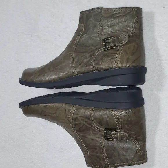 Clarks Nikki Star Leather Ankle Booties Size 10 Women's