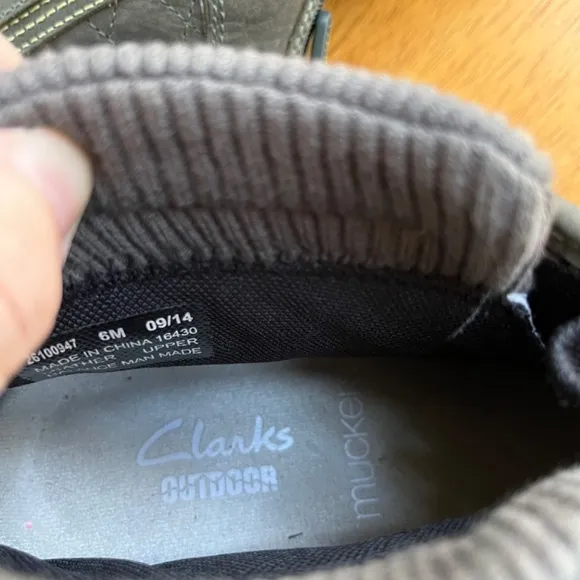 Clarks Womens Muckers Slope Snow Boot Ankle Zip Waterproof Booties, Size 6M