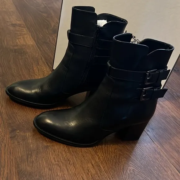 Coach And Four Ermina Bootie Ladies 8.5