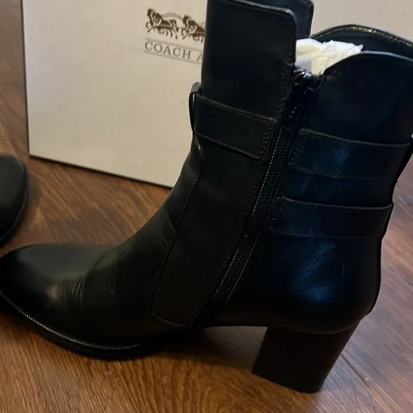 Coach And Four Ermina Bootie Ladies 8.5
