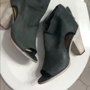 Dolce Vita Gray &amp; White Peep Toe Booties