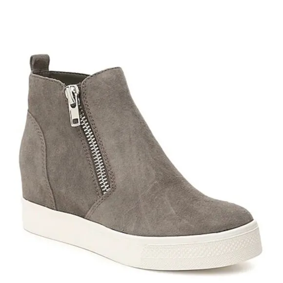 EUC Steve Madden Gray Suede Wedgie Bootie With Zipper Detail in Women's 10M