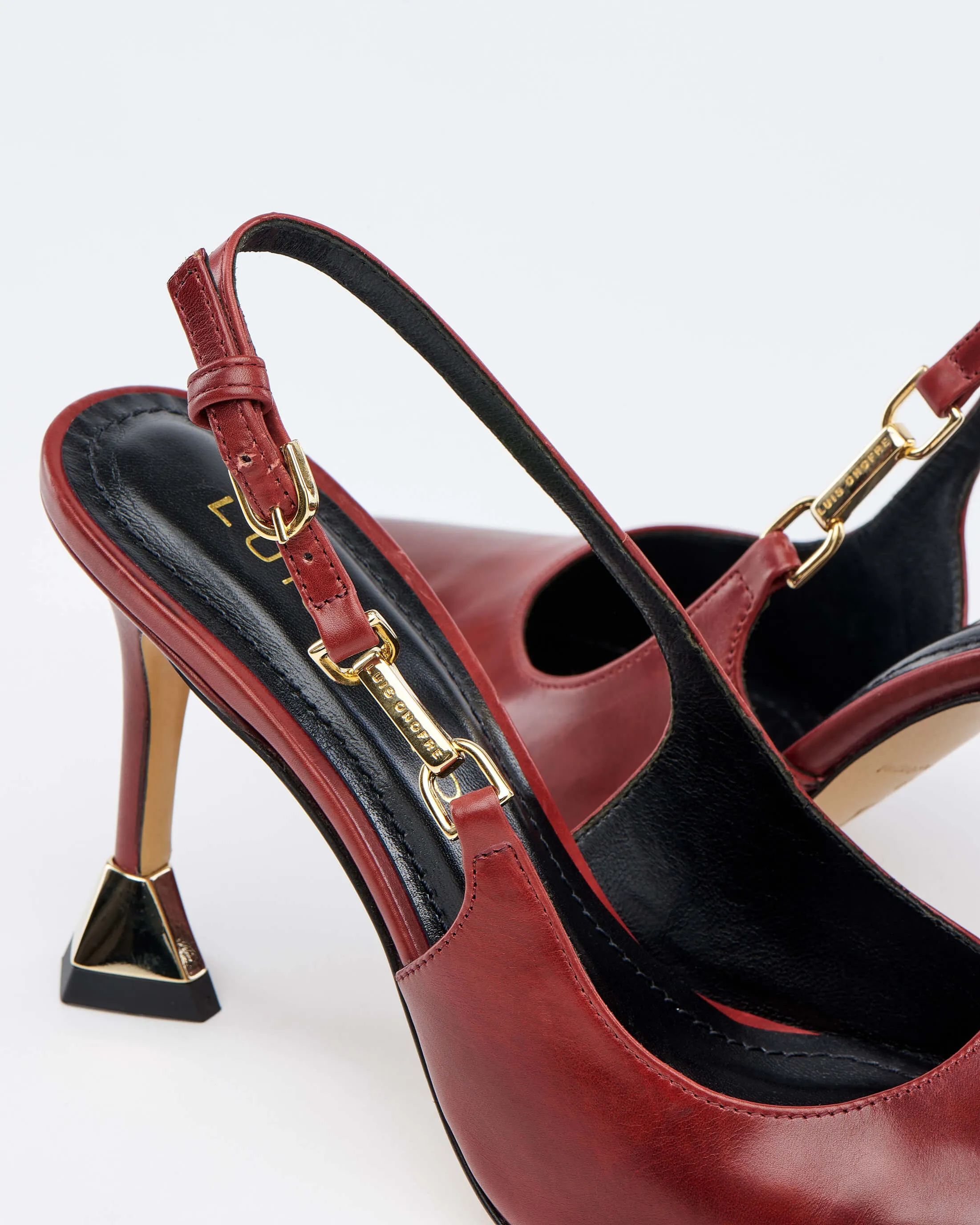 Femme Fatale burgundy