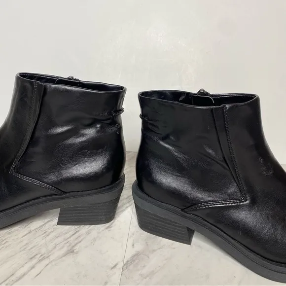 Franco Sarto Forta Black Square Toe Heel Bootie 6M