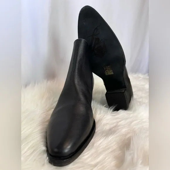 Free People Women’s Charm Double V Ankle Booties NWOT Size 37 &amp; 38.5