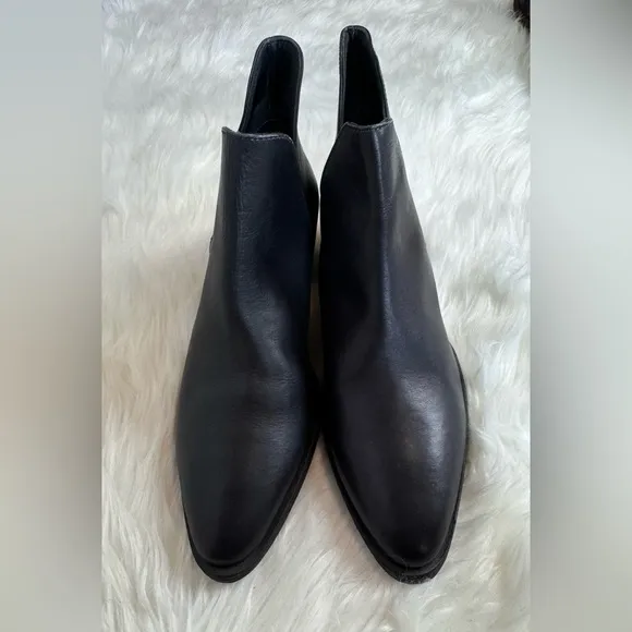 Free People Women’s Charm Double V Ankle Booties NWOT Size 37 &amp; 38.5