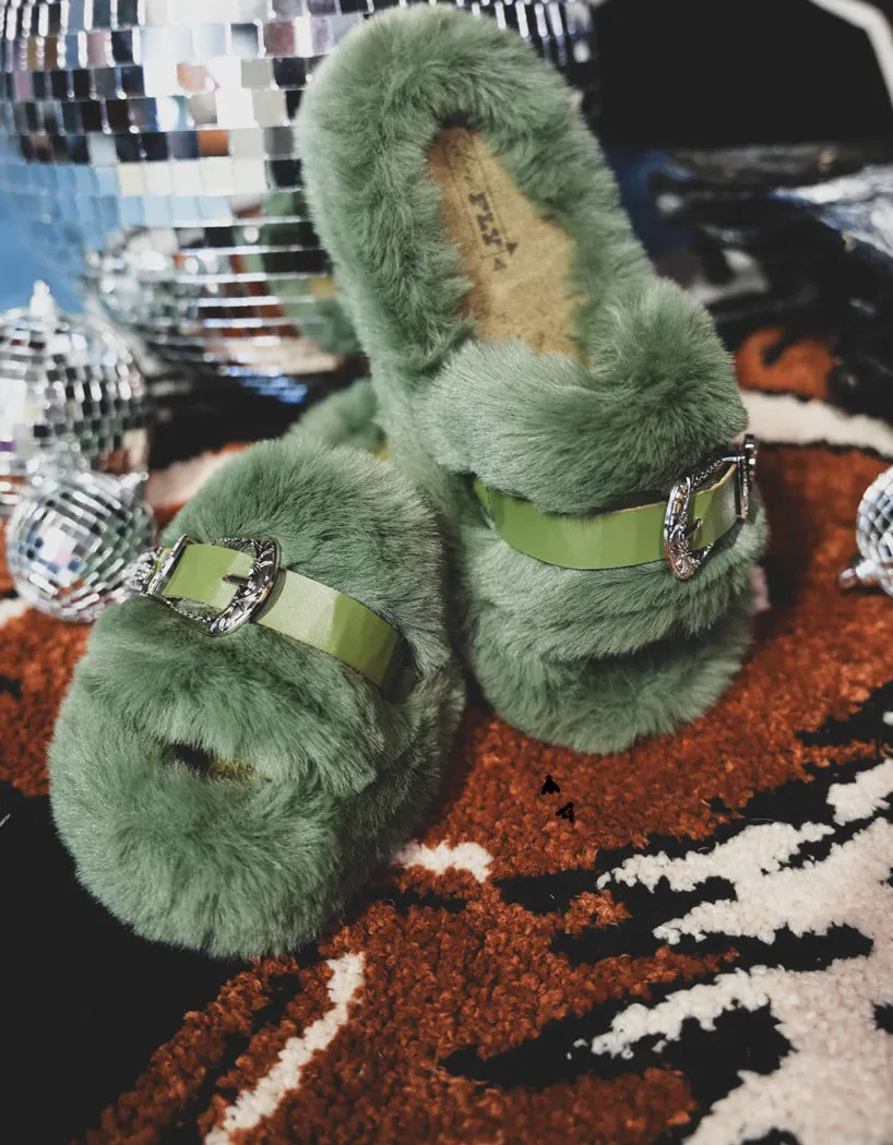 Home Buckle Slippers Black/Green