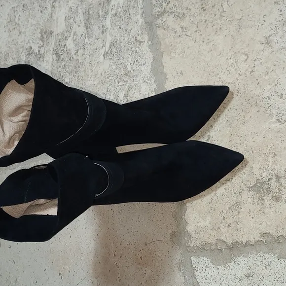 Joie black suede Alby Bootie Size 9.5