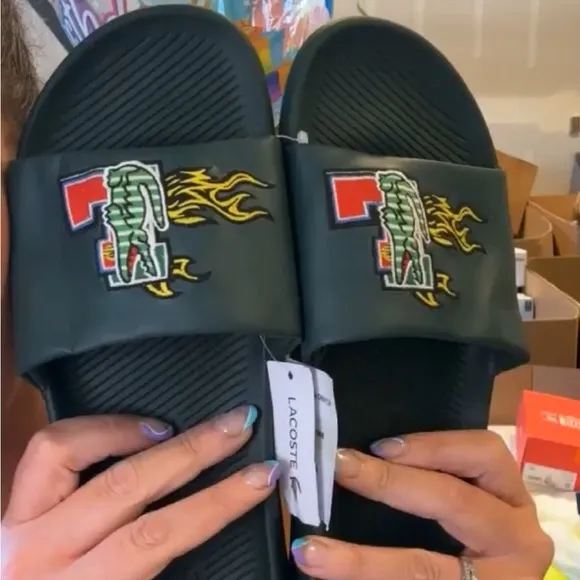 LACOSTE men’s GREEN MULTICOLORED EMBROIDERED LOGO - Croco Slides