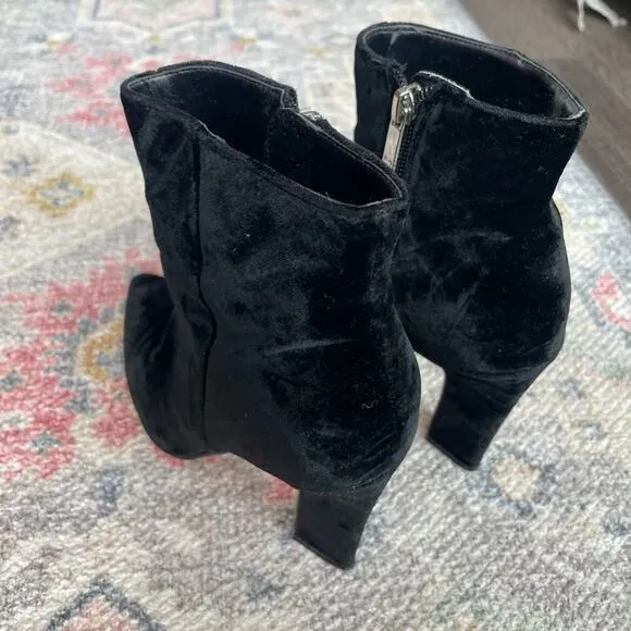 Mark Fisher Mayae Women's Black Velvet Pointed Toe Ankle Booties Size 6