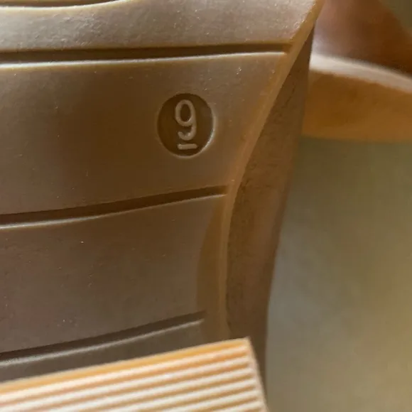 Michael Shannon, NEW NEVER WORN, BROWN Booties. Aubrey, 3 inch block heel.