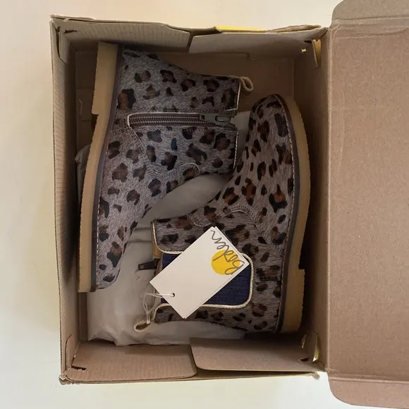 Mini Boden Leopard Print Booties