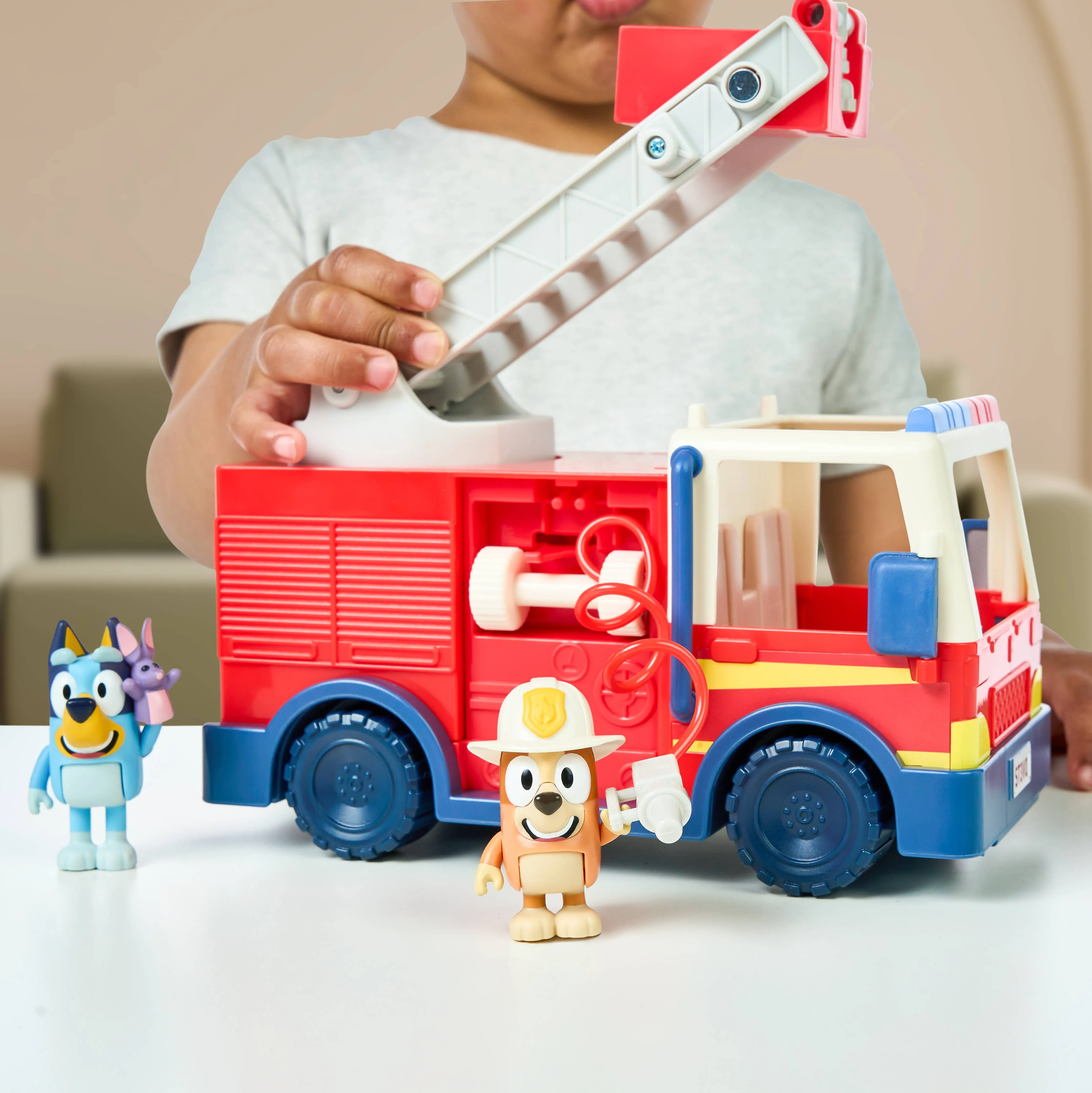 Moose Toys Bluey Firetruck