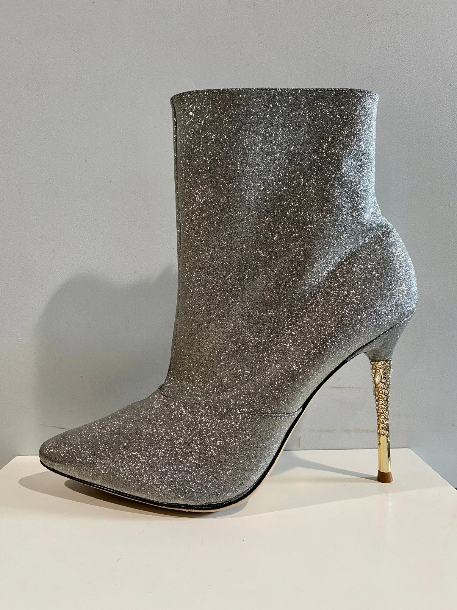 NADINE - SILVER GLITTER SAMPLE 9.5