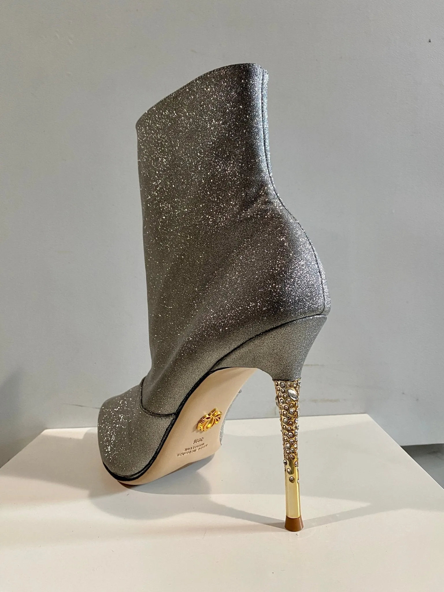 NADINE - SILVER GLITTER SAMPLE 9.5