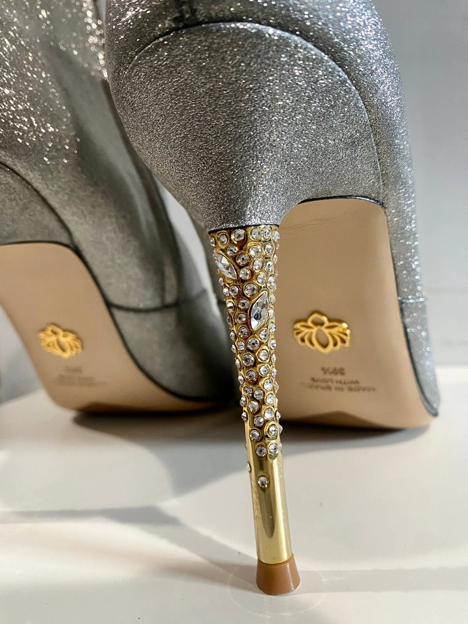 NADINE - SILVER GLITTER SAMPLE 9.5