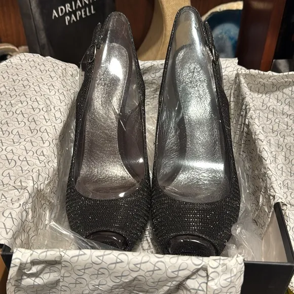 NEW! Adrianna Papell Rita Pump Peep Toe Slingback Platform Leather Black Size 11