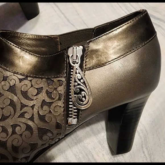 New Brighton Rhythm Leather Lace Design Laser Cut Booties Heels Size 8 1/2