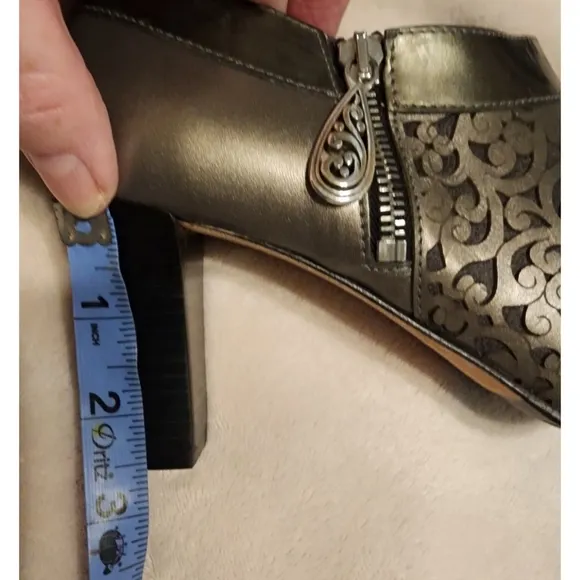 New Brighton Rhythm Leather Lace Design Laser Cut Booties Heels Size 8 1/2