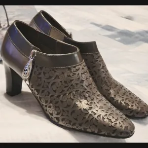 New Brighton Rhythm Leather Lace Design Laser Cut Booties Heels Size 8 1/2
