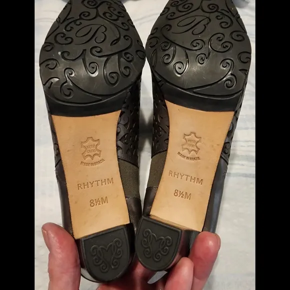 New Brighton Rhythm Leather Lace Design Laser Cut Booties Heels Size 8 1/2