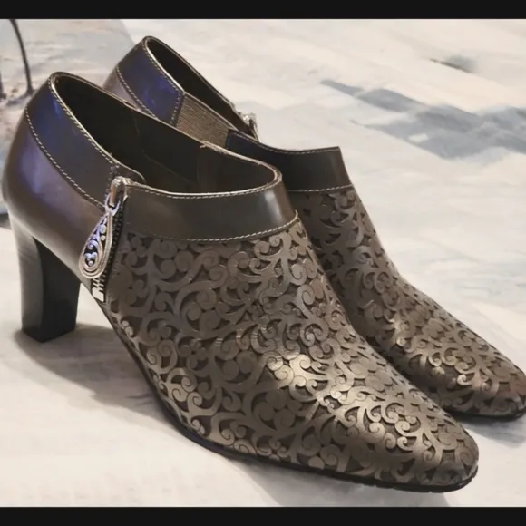 New Brighton Rhythm Leather Lace Design Laser Cut Booties Heels Size 8 1/2