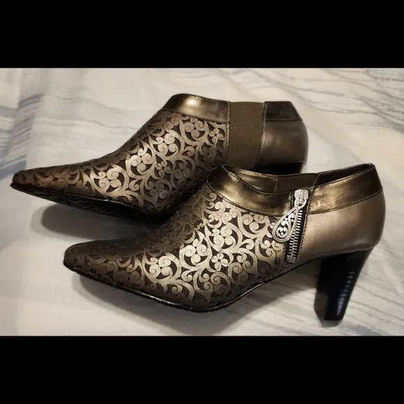 New Brighton Rhythm Leather Lace Design Laser Cut Booties Heels Size 8 1/2