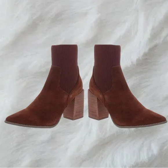 New in Box▪️Steve Madden▪️Arrange Suede Pointed Toe Booties▪️Sz 5.5▪️$99 Retail