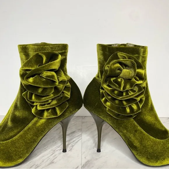 New! Jeffrey Campbell Florette Green Crushed Velvet Pointy Toe Heel Bootie 7
