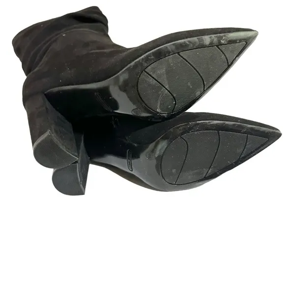 Nine West Denner Black Faux Suede Slouchy Pointed Toe Heeled Booties Size 6.5M