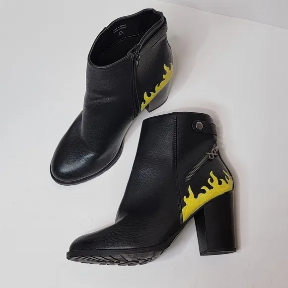 PARKER &amp; SKY Black leather stacked heel booties size 9.5