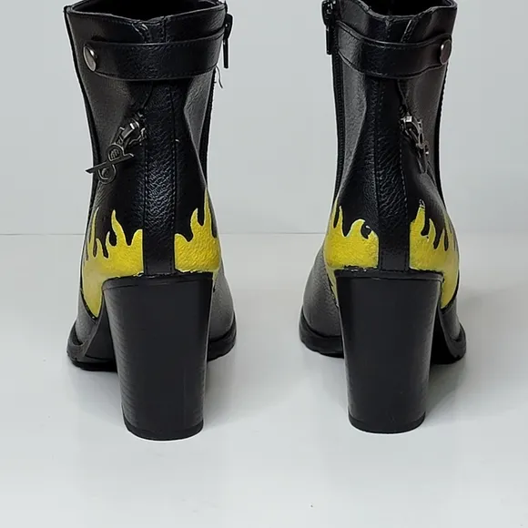 PARKER &amp; SKY Black leather stacked heel booties size 9.5