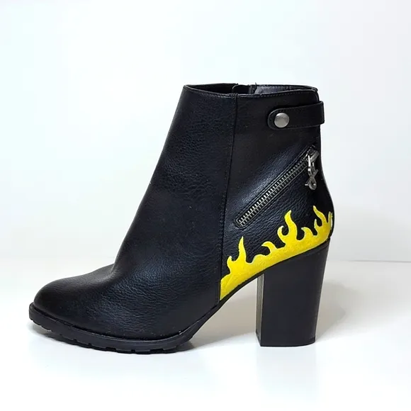 PARKER &amp; SKY Black leather stacked heel booties size 9.5