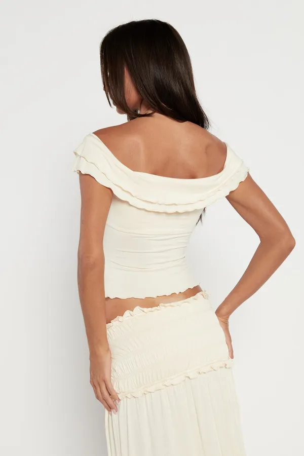 Relaxed Knit Two-Piece Set with Ruffle Detail