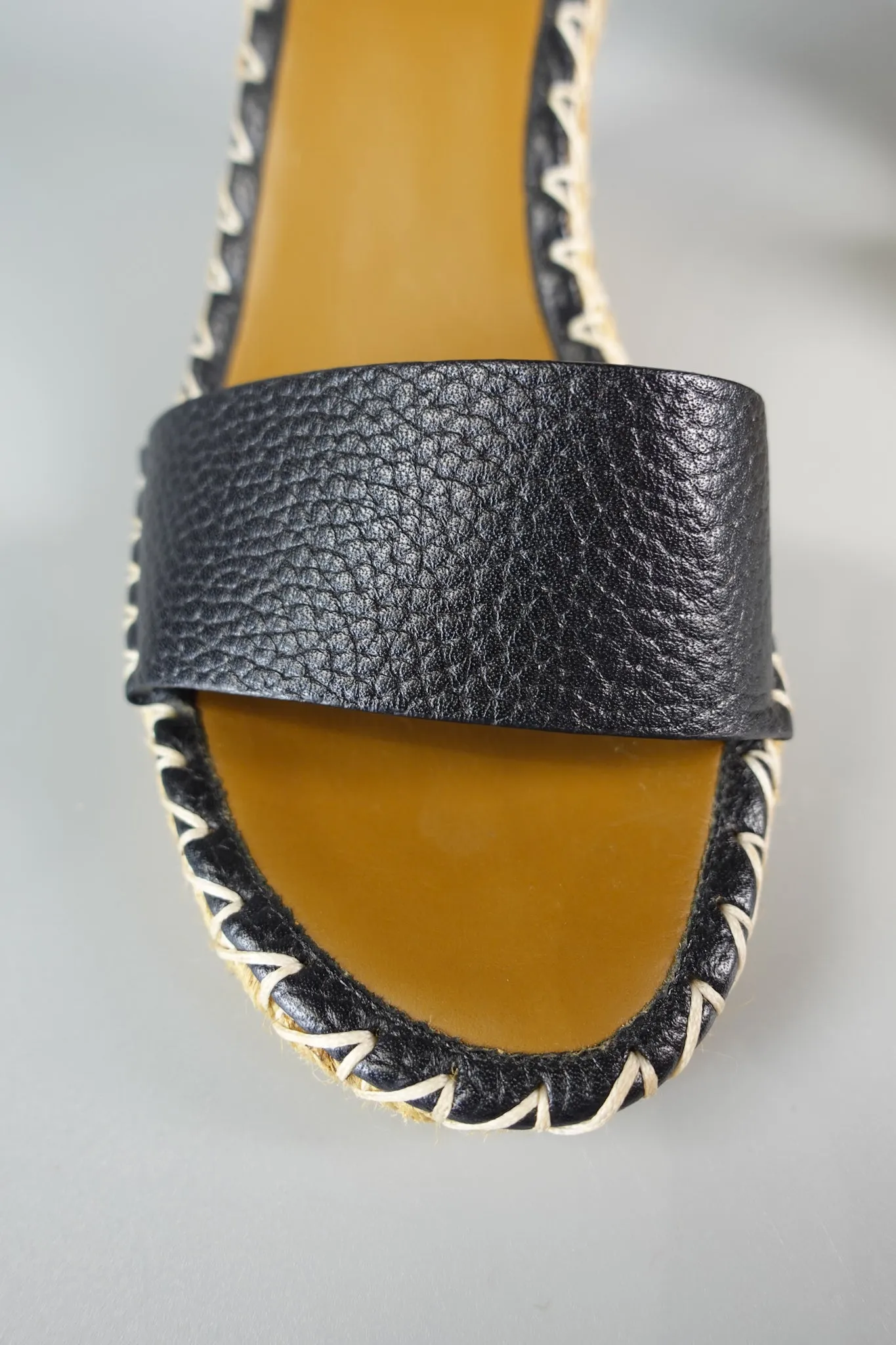 Rockstud Ankle Strap Espadrille Wedge in Black Grainy Calfskin Size 40 (26cm)